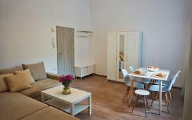 Palace Of Culture, Modern City Center Suite!